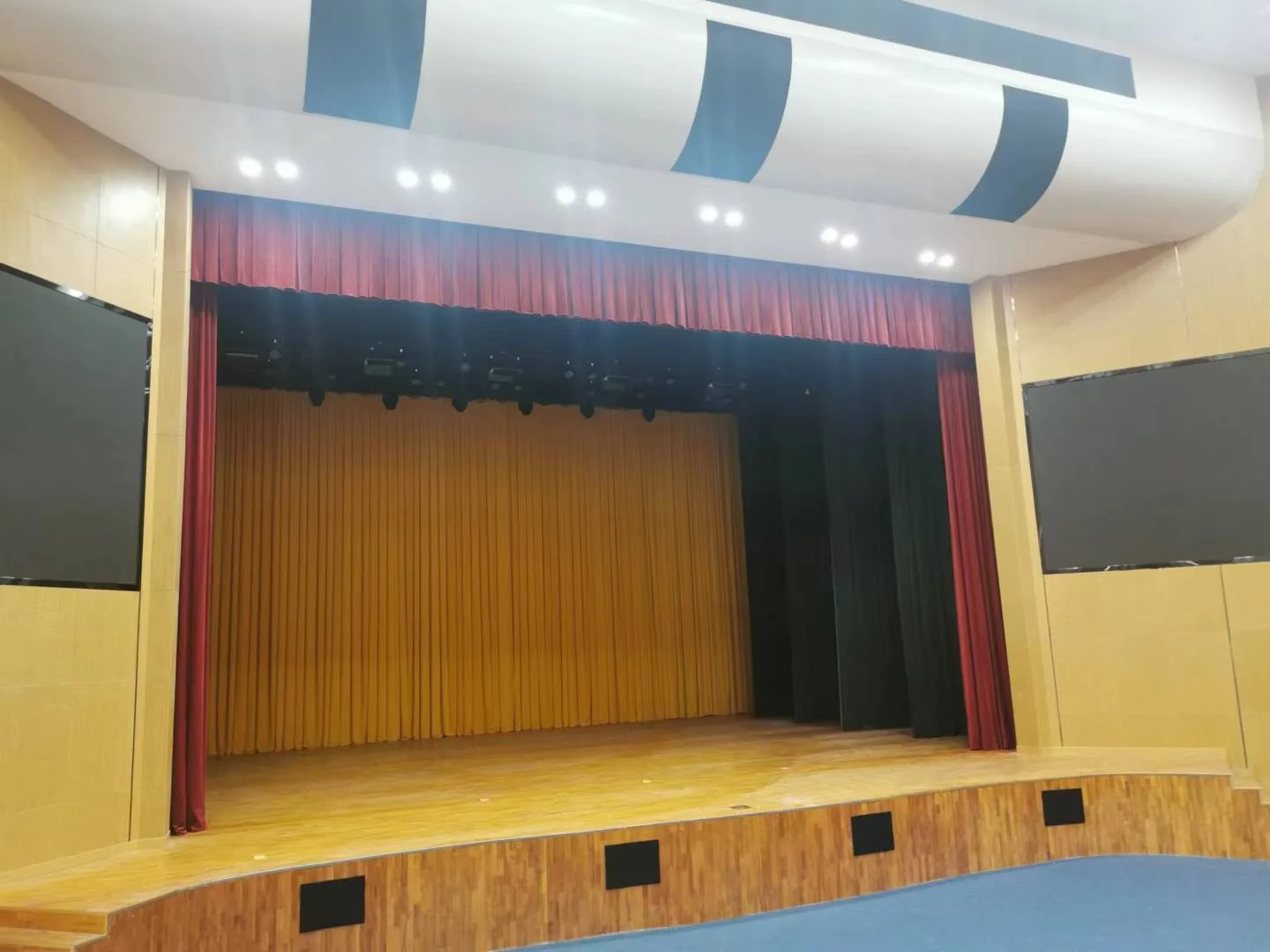菏泽市职教园区艺术楼舞台剧场现场照片 2